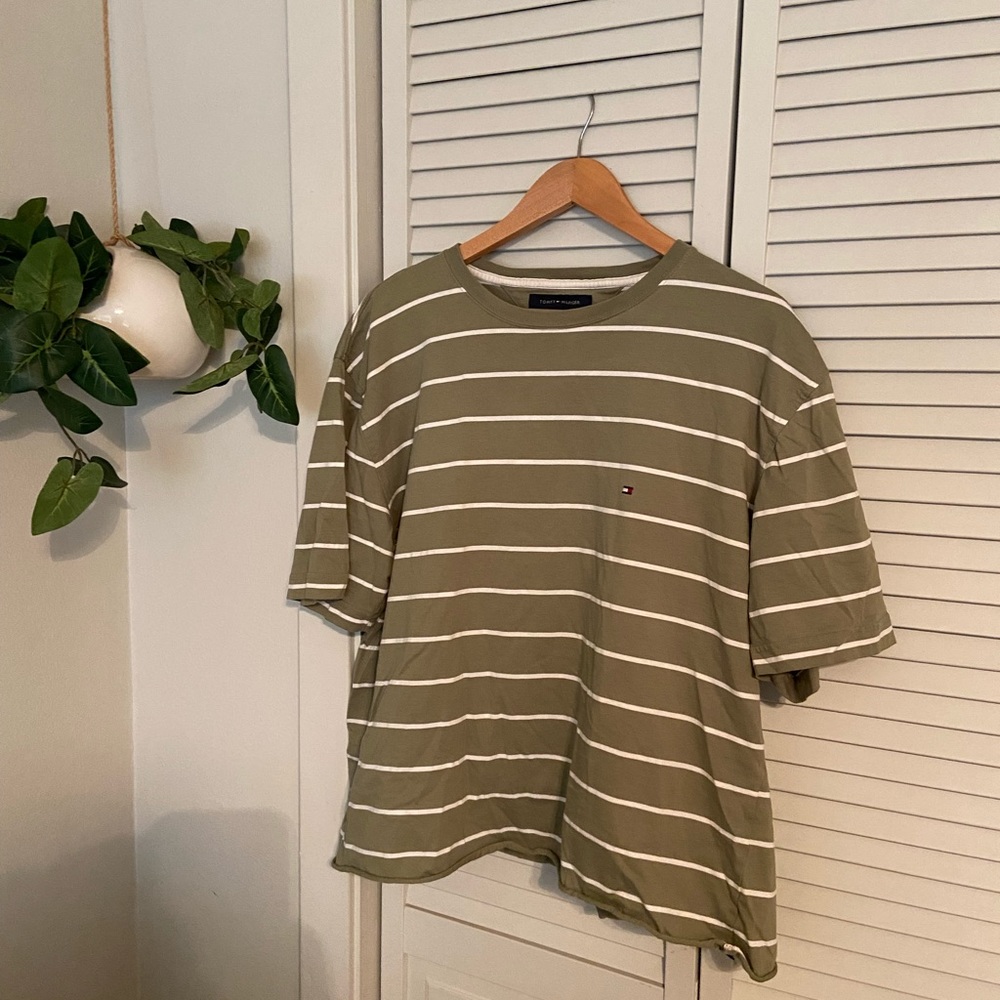 Tommy Hilfiger T-shirt (soft + comfy!!)